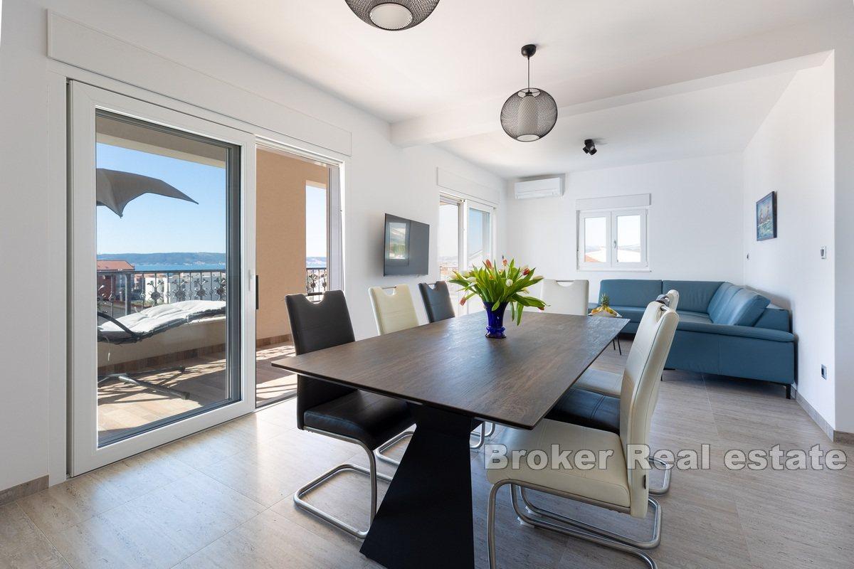 Nowoczesna willa z basenem i widokiem na morze