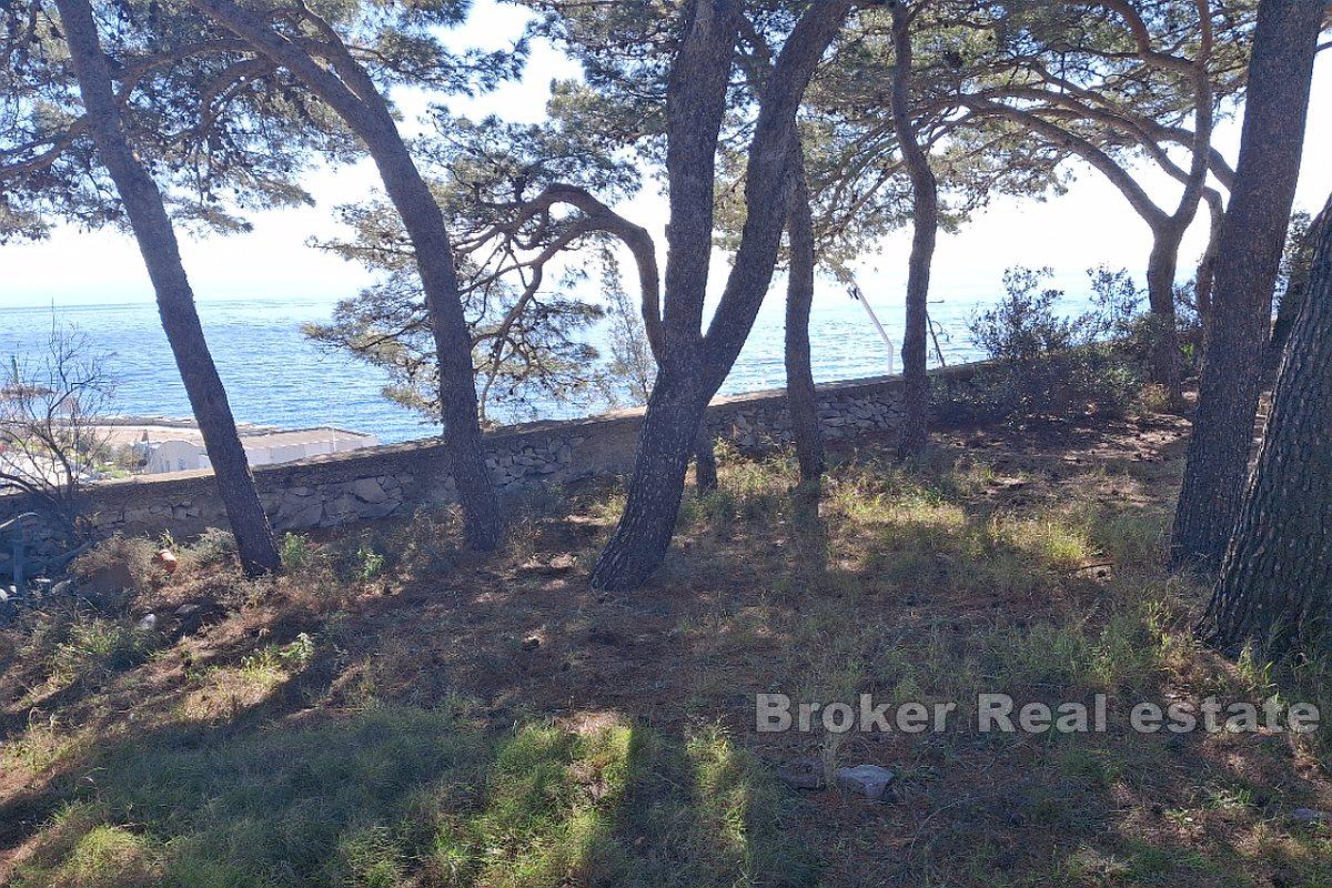 Участок под застройку в первом ряду от моря