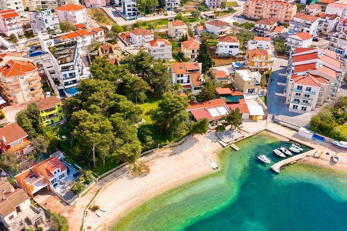 Luksuzna vila s bazenom i prekrasnim pogledom na more