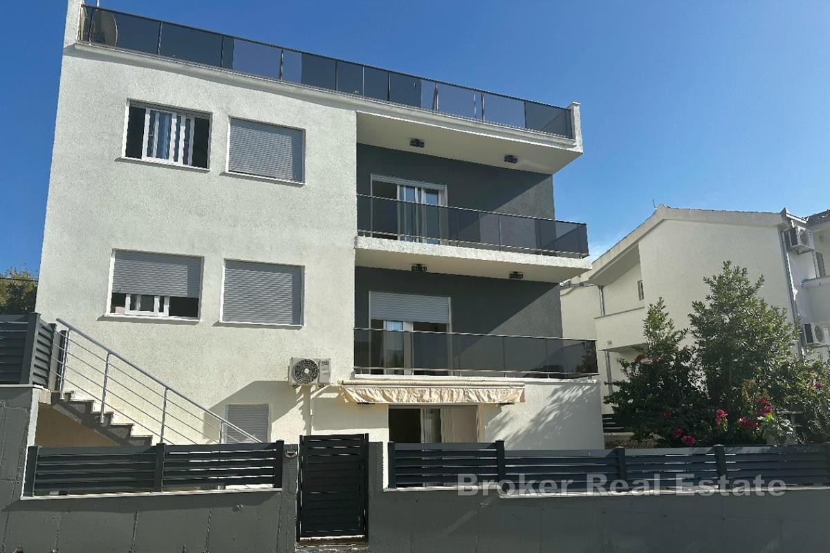 Luksuzna vila s bazenom i prekrasnim pogledom na more