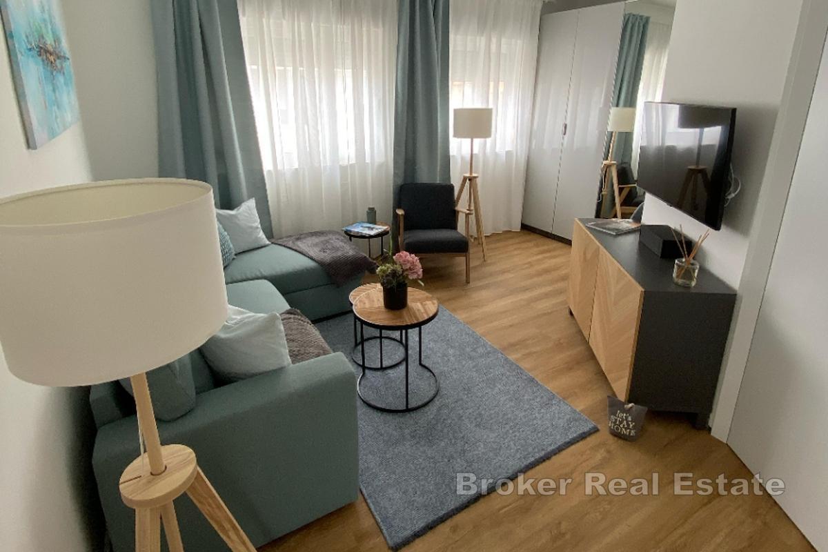 Luksuzna vila s bazenom i prekrasnim pogledom na more