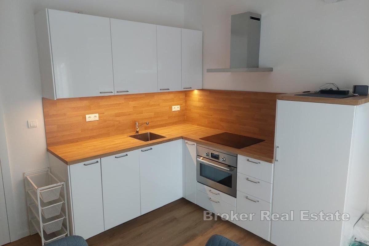 Luksuzna vila s bazenom i prekrasnim pogledom na more