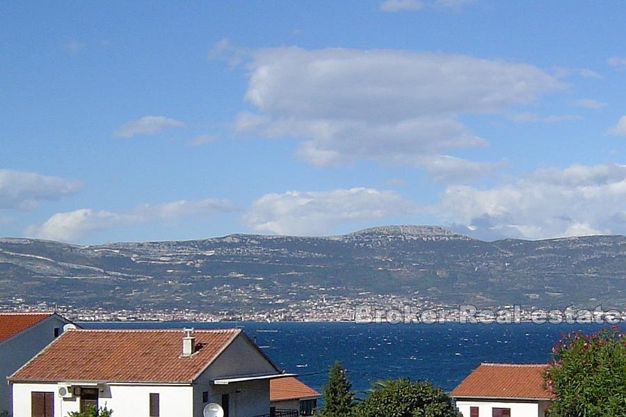 Ön Ciovo – Byggnadsmark med havsutsikt