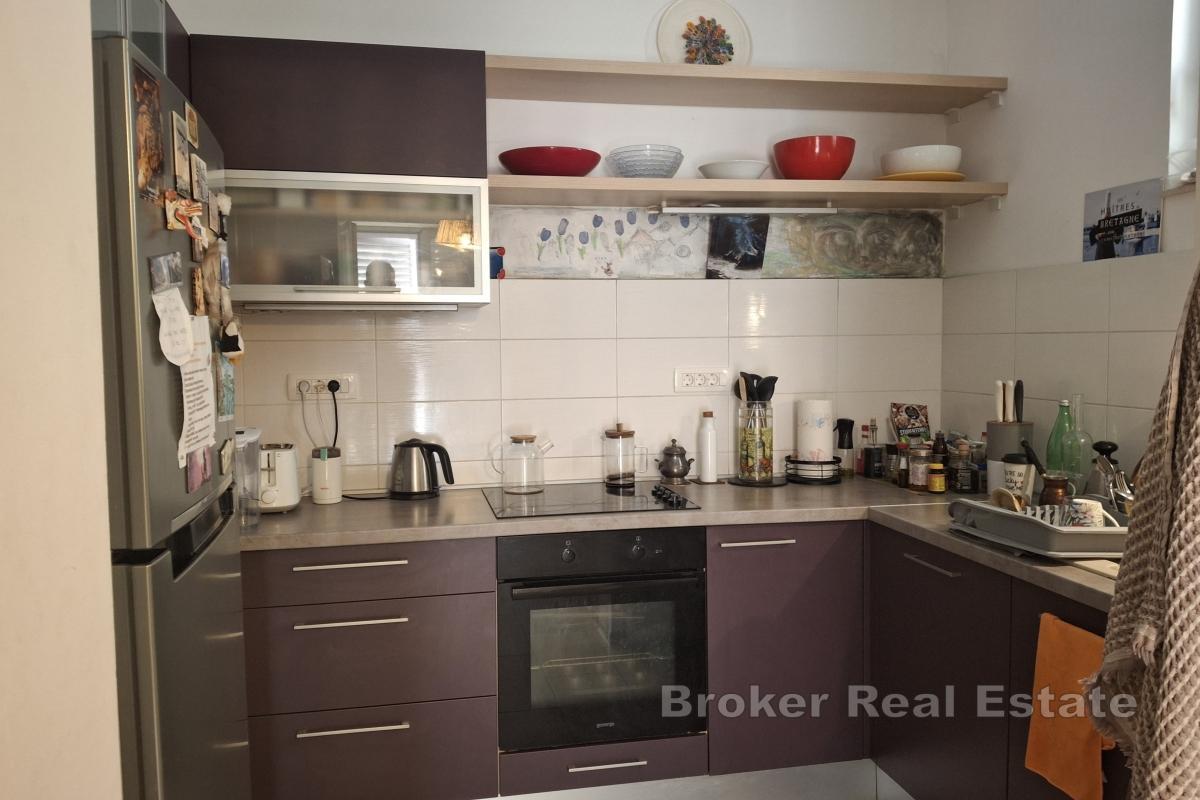 Maison familiale jumelée idéalement située – Kaštela