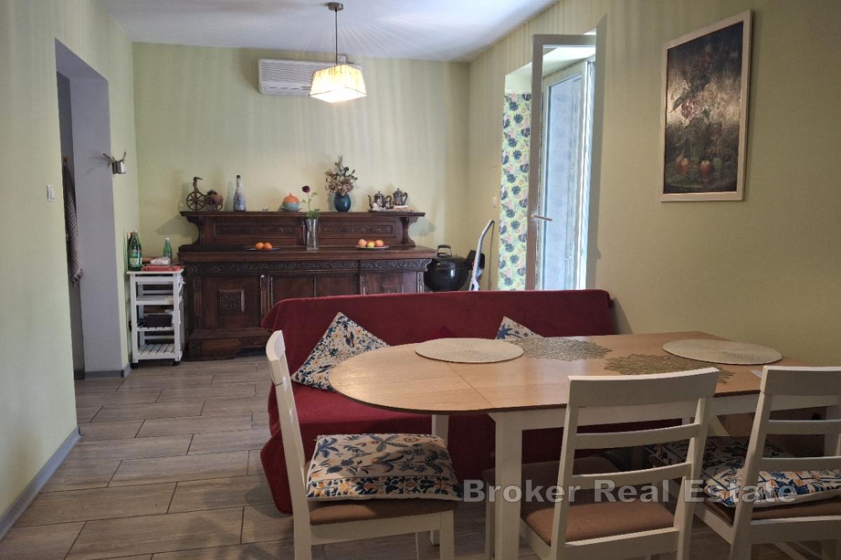 Maison familiale jumelée idéalement située – Kaštela