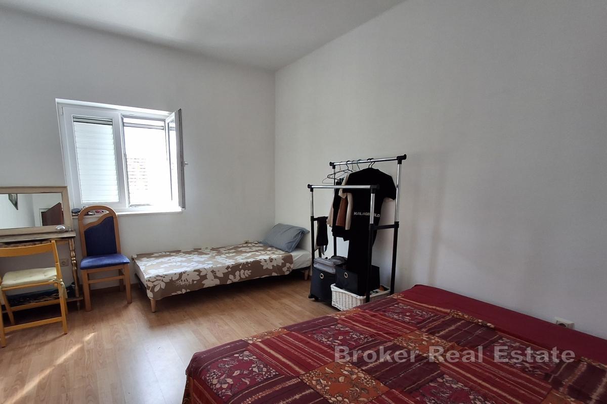 Maison familiale jumelée idéalement située – Kaštela