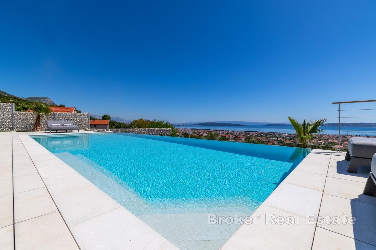 Kaštela - Moderná vila s nekonečným bazénom a panoramatickým výhľadom