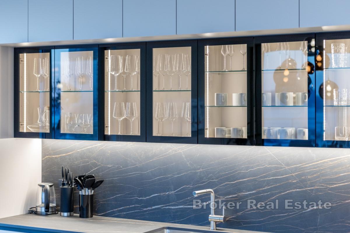 Kaštela - Moderná vila s nekonečným bazénom a panoramatickým výhľadom