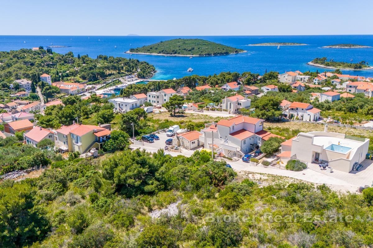 Građevinsko zemljište s panoramskim pogledom na more
