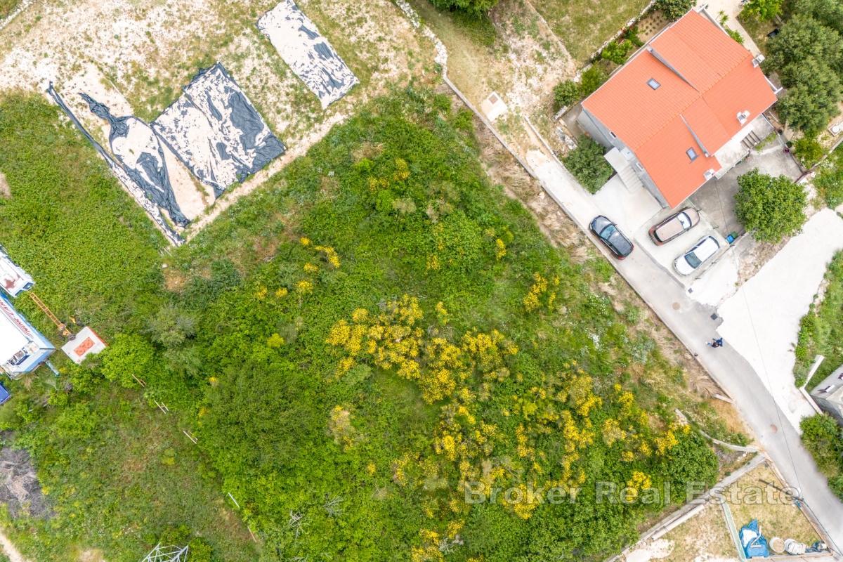 Grazioso terreno edificabile con vista mare aperto