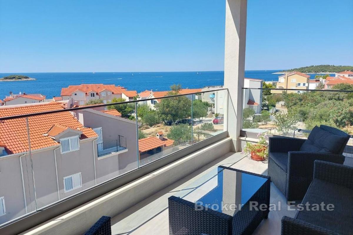 Penthouse z panoramicznym widokiem na morze – Rogoznica