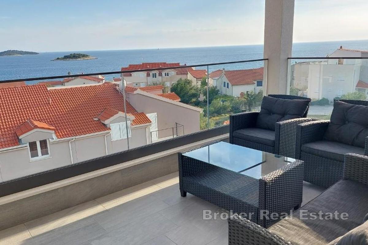 Penthouse s panoramskim pogledom na more – Rogoznica