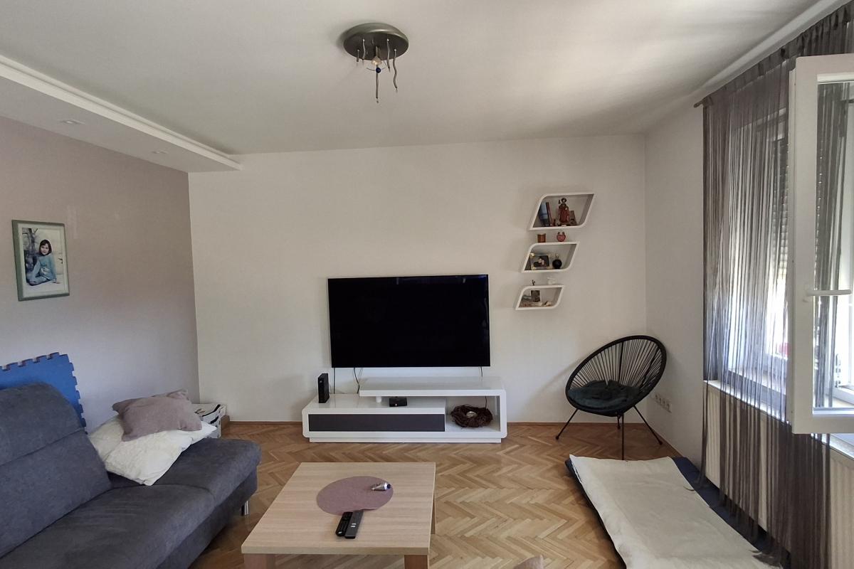 Třípokojový byt s garáží a parkovacím místem – Split