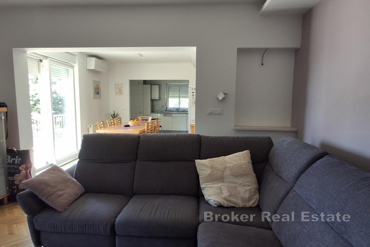 Třípokojový byt s garáží a parkovacím místem – Split