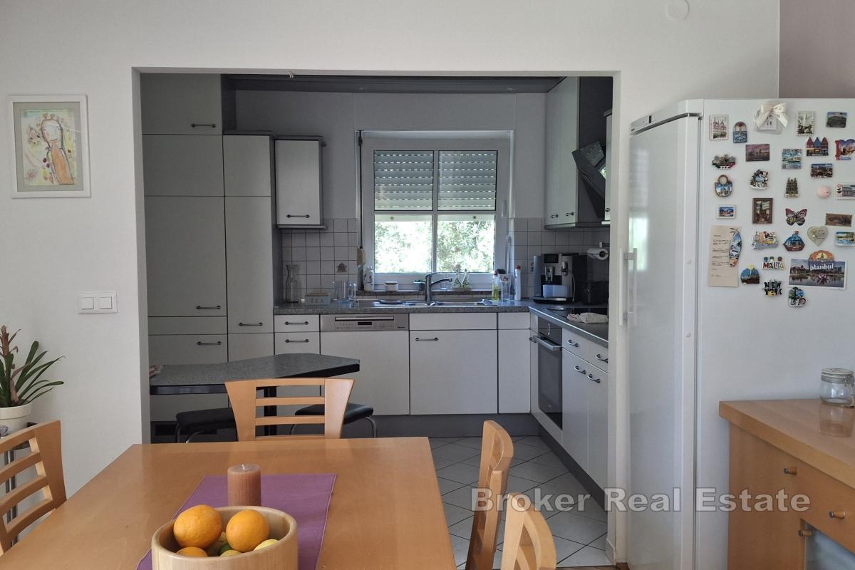 Třípokojový byt s garáží a parkovacím místem – Split