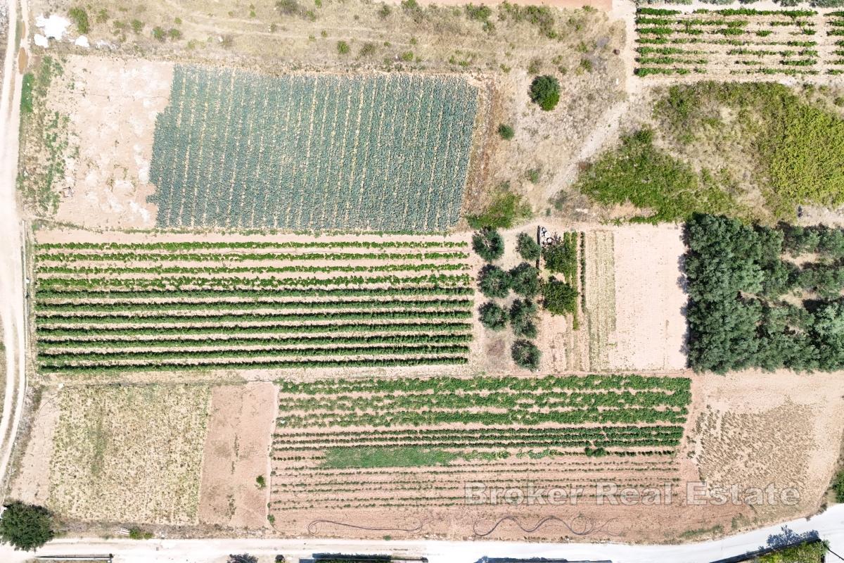 Terreno edificabile vicino al centro di Traù - 6.785 m²