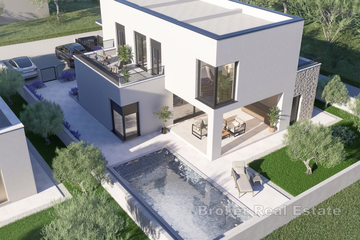 Villa mediterranea contemporanea con vista mare