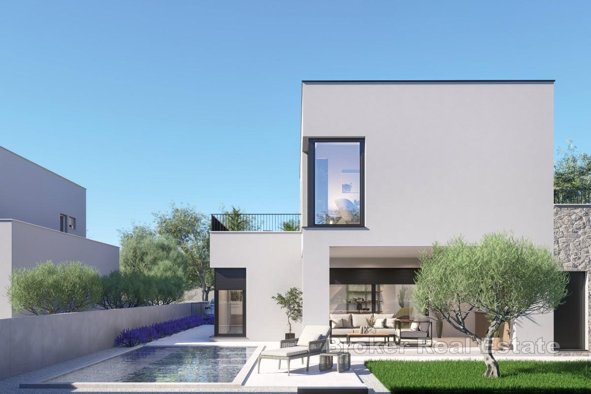 Moderne middelhavsvilla med havutsikt