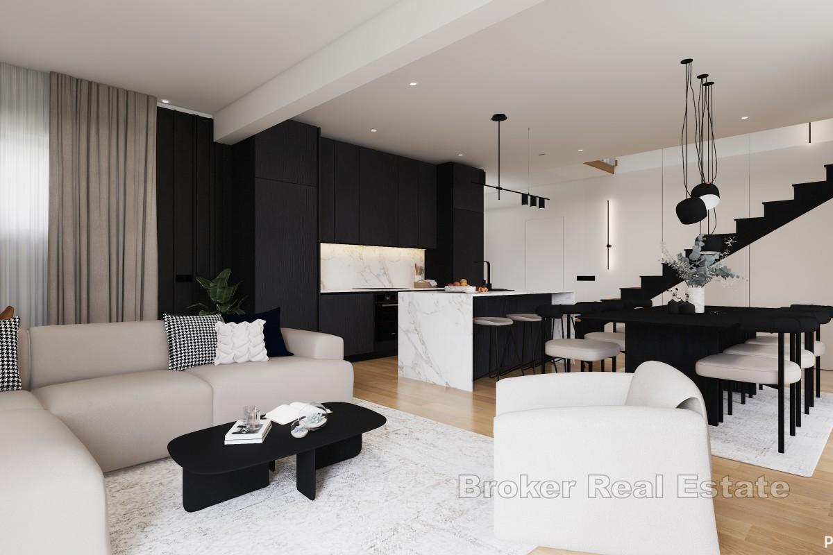 Moderne middelhavsvilla med havutsikt