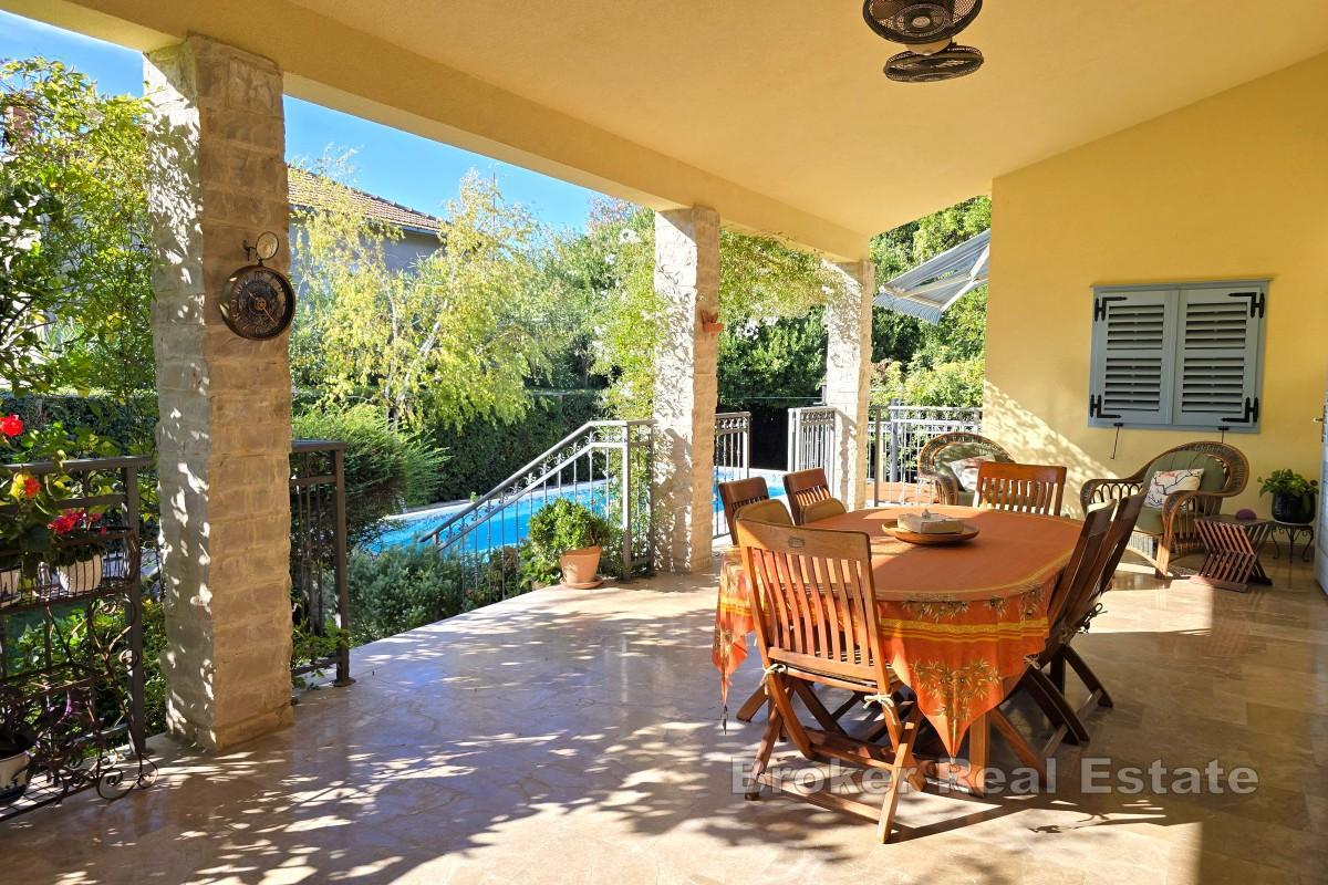 Vila s bazénem na prvotřídním místě