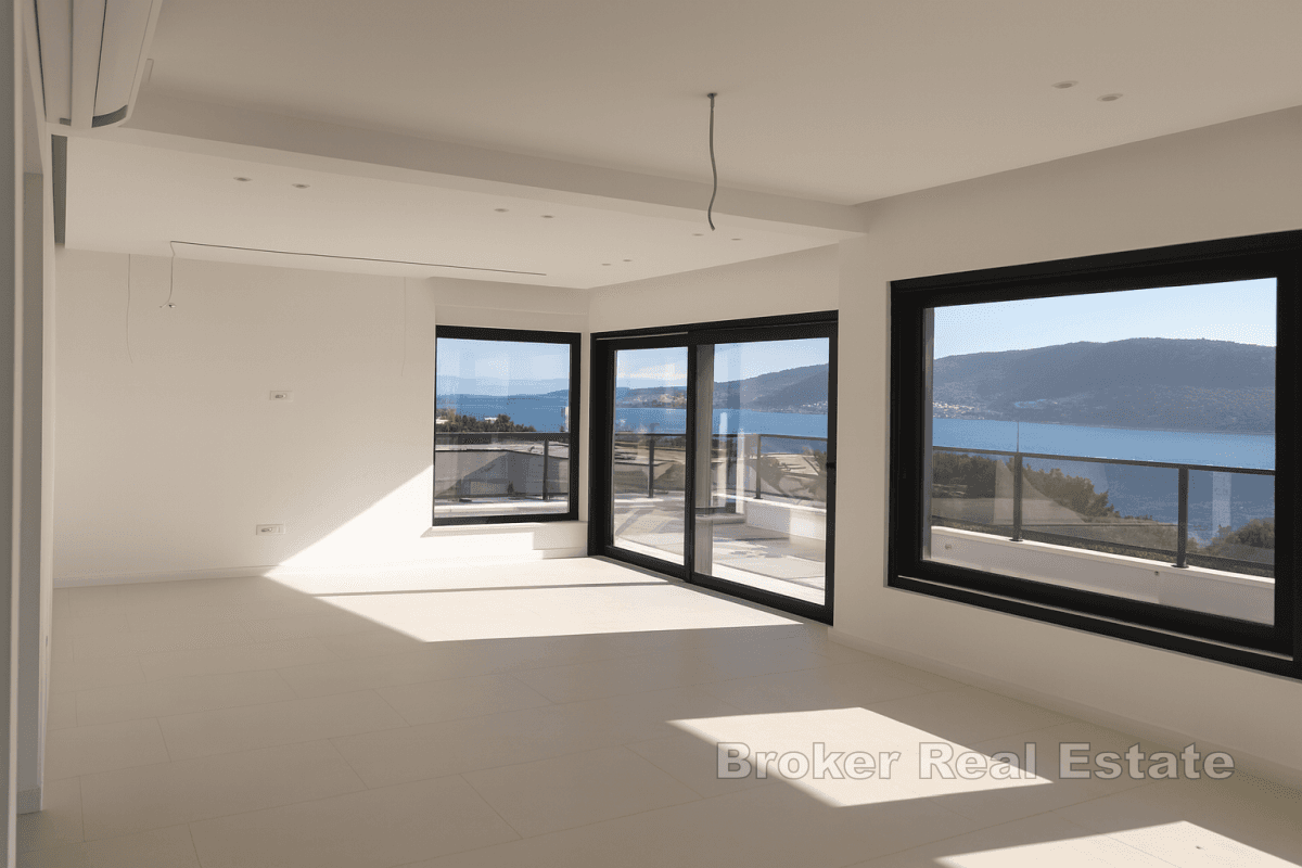 Penthouse se střešní terasou a výhledem na moře