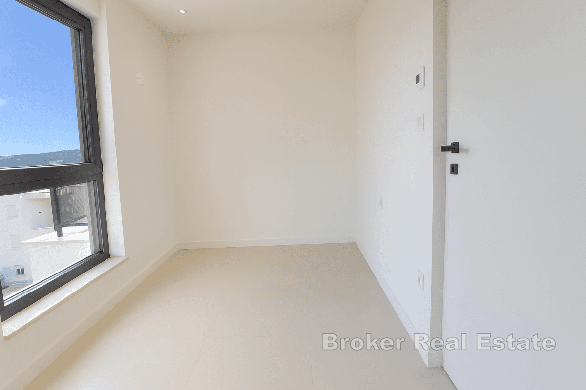 Penthouse se střešní terasou a výhledem na moře