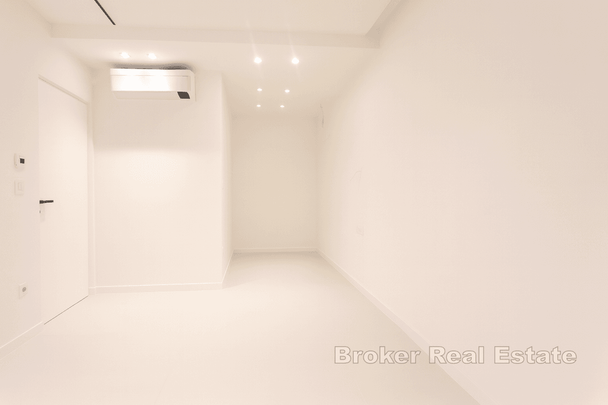 Penthouse se střešní terasou a výhledem na moře