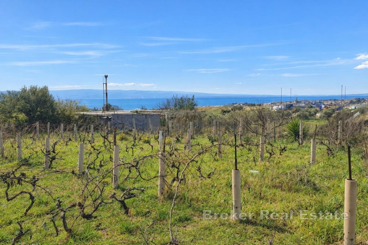 Stavební pozemek s otevřeným výhledem na moře