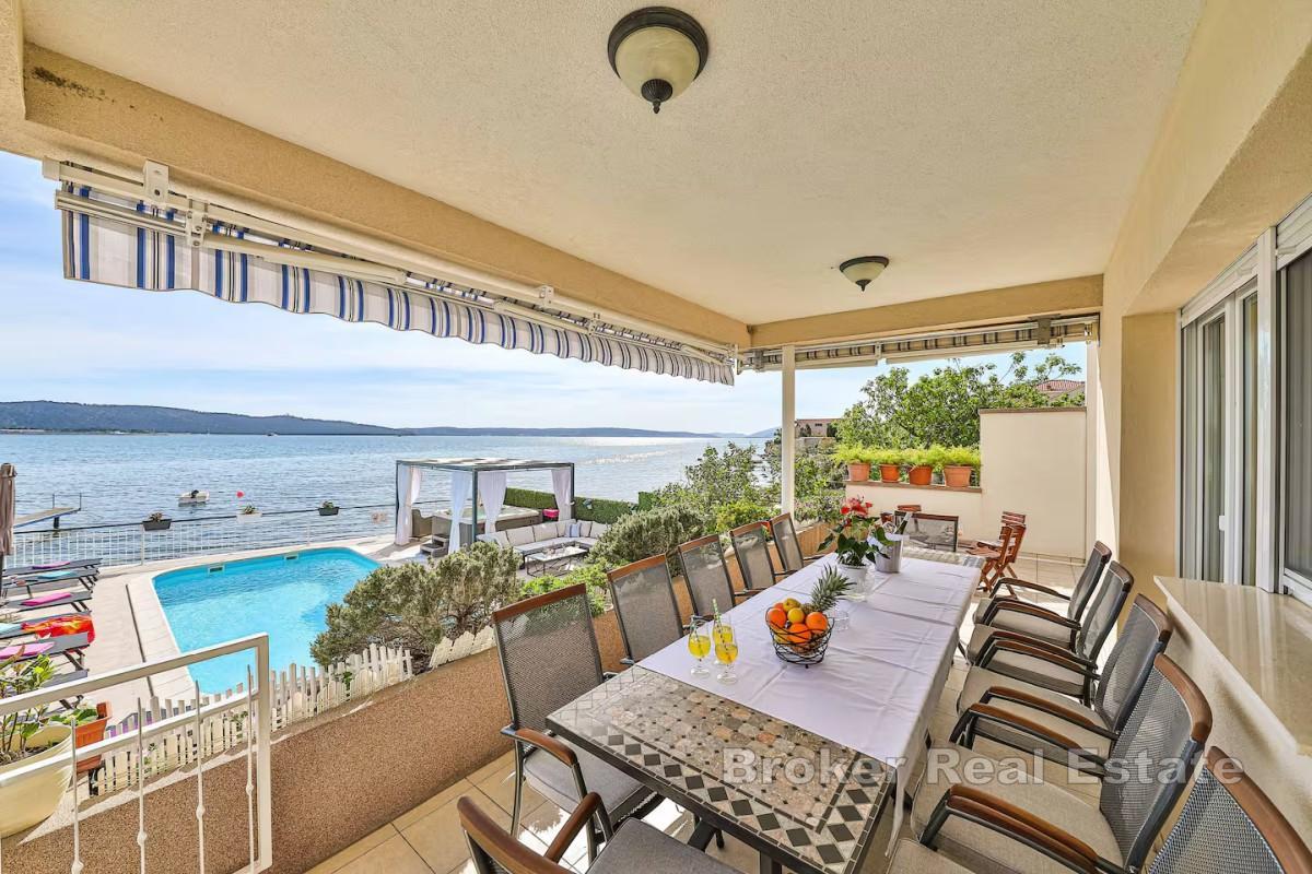 Villa in riva al mare