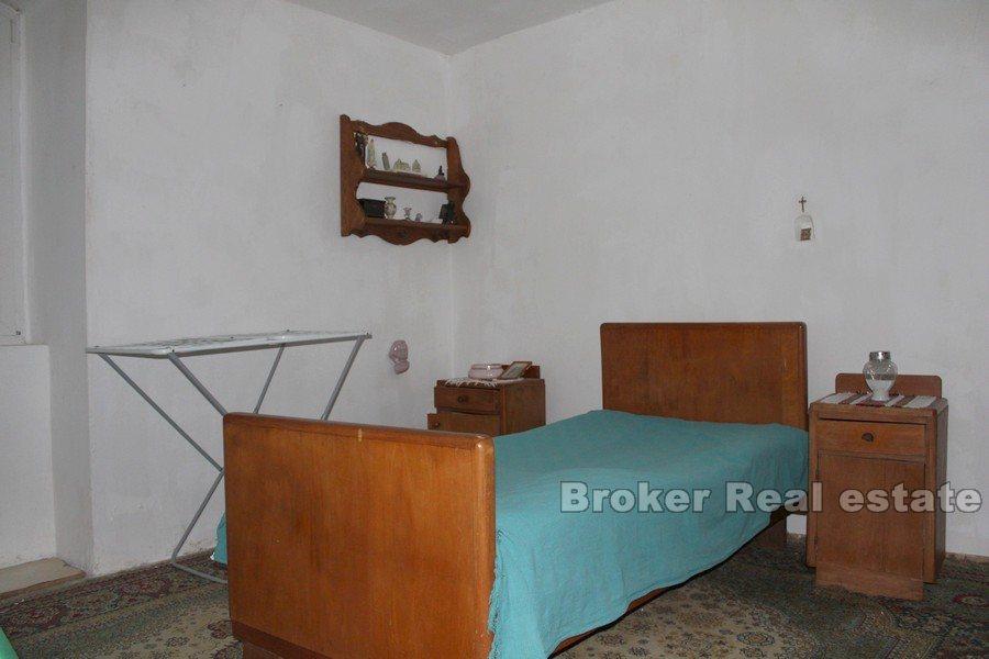 Kastela - Steinhus for oppussing