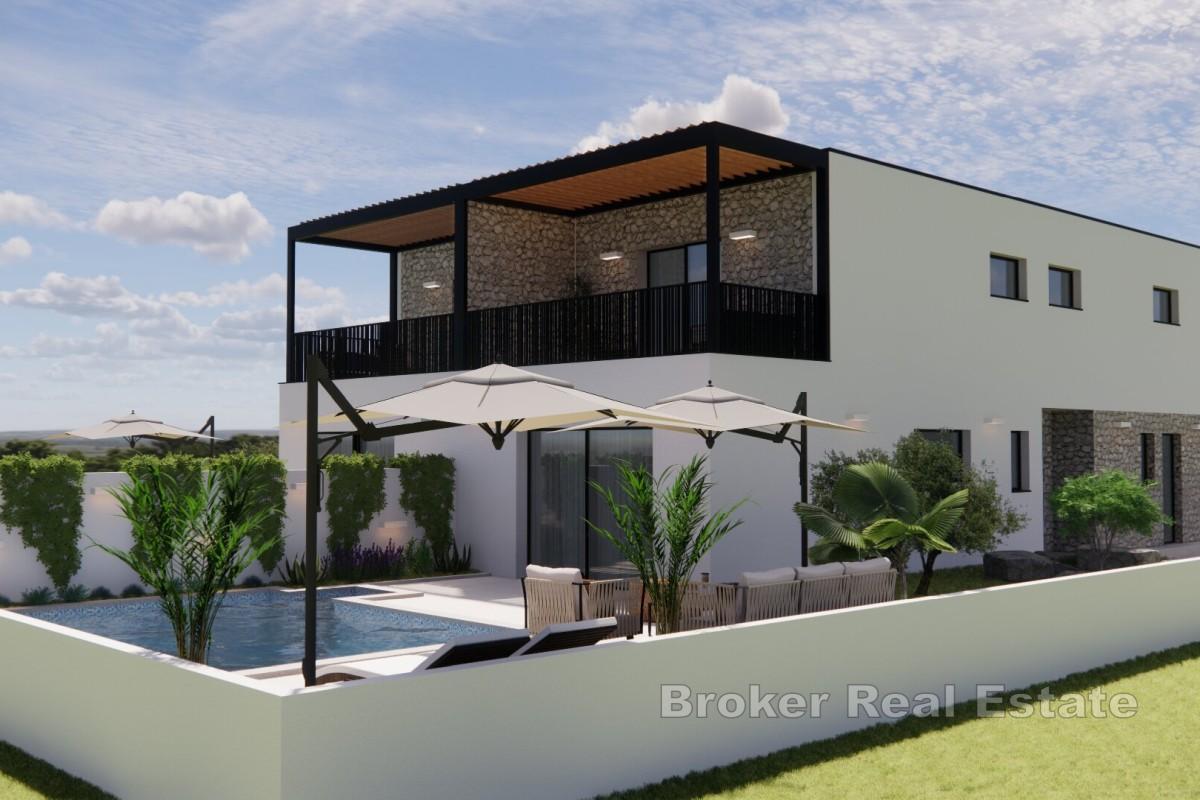 Prodaje se dvojna kuća s bazenom u okolici