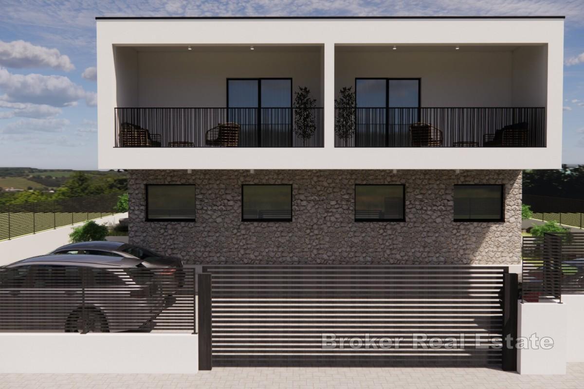 Prodaje se dvojna kuća s bazenom u okolici