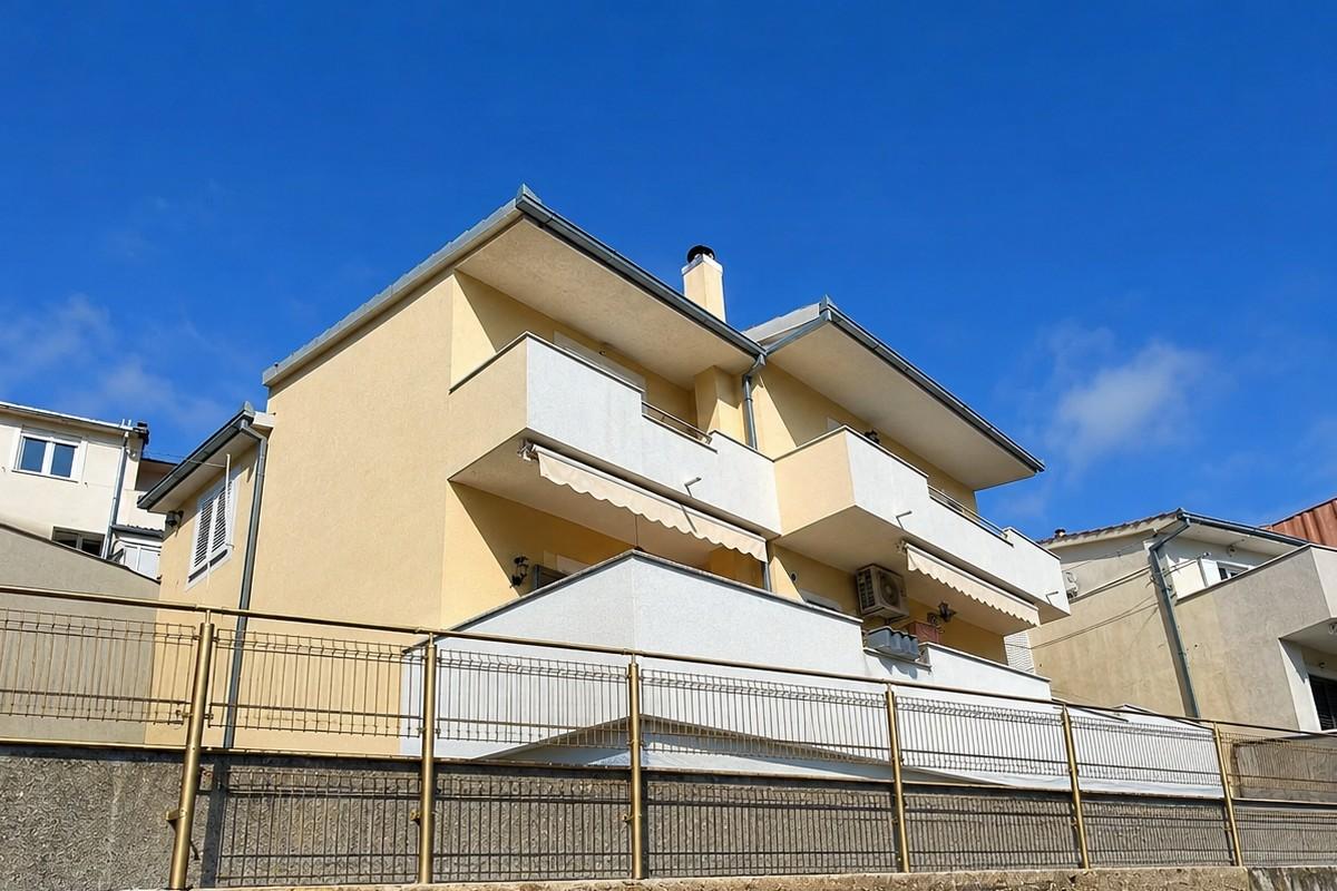 001-2031-259-solin-family-house-with-two-apartments-for-sale