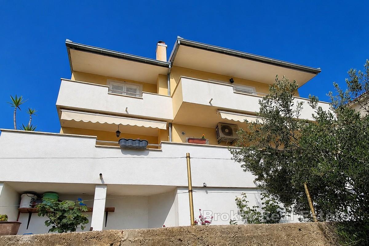 Maison méditerranéenne avec deux logements et vue imprenable sur la mer