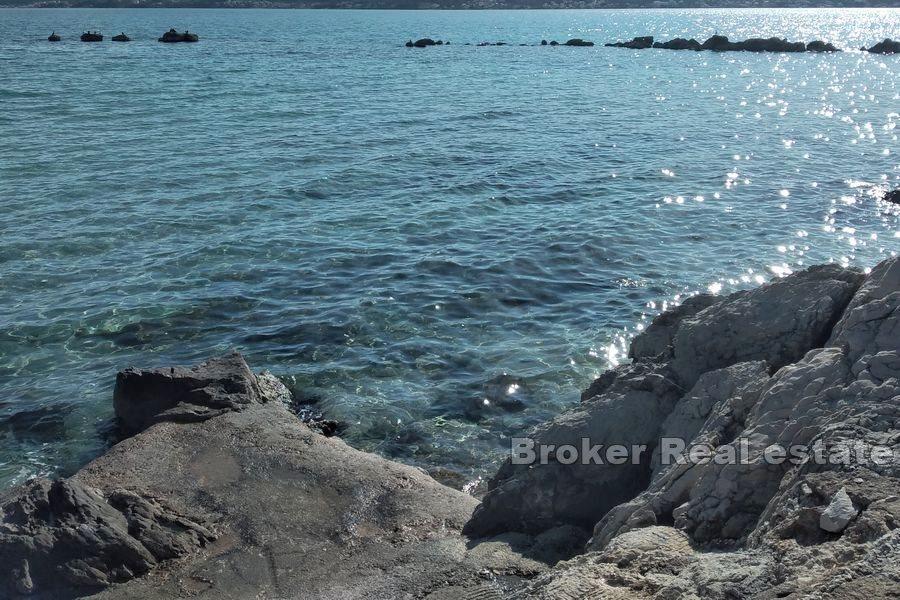 Kastela - A large building plot with a wonderful view of the sea