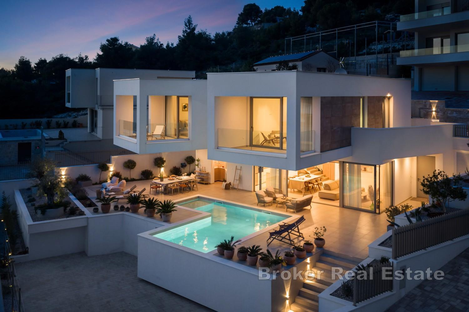 Luxuriöse Villa mit Pool und freiem Meerblick