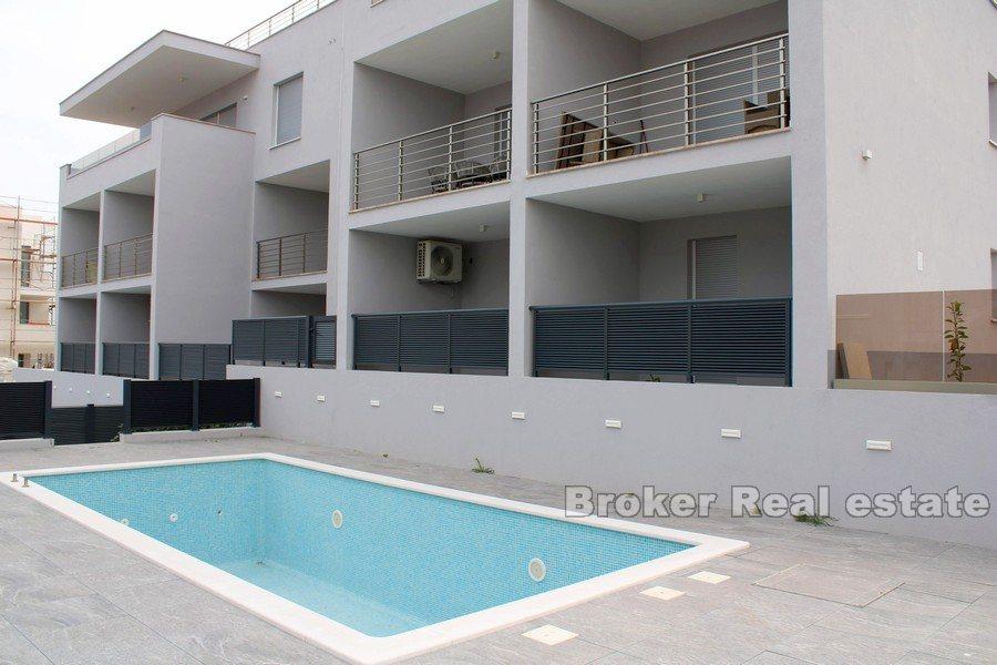 Ciovo - Umeblowane mieszkanie z dwiema sypialniami