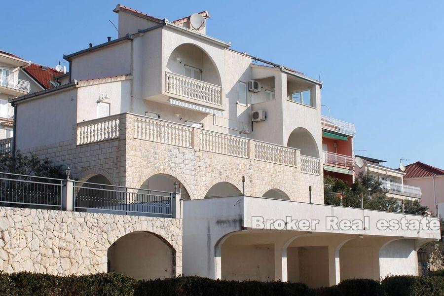 Trogir - Hus med romslig hage