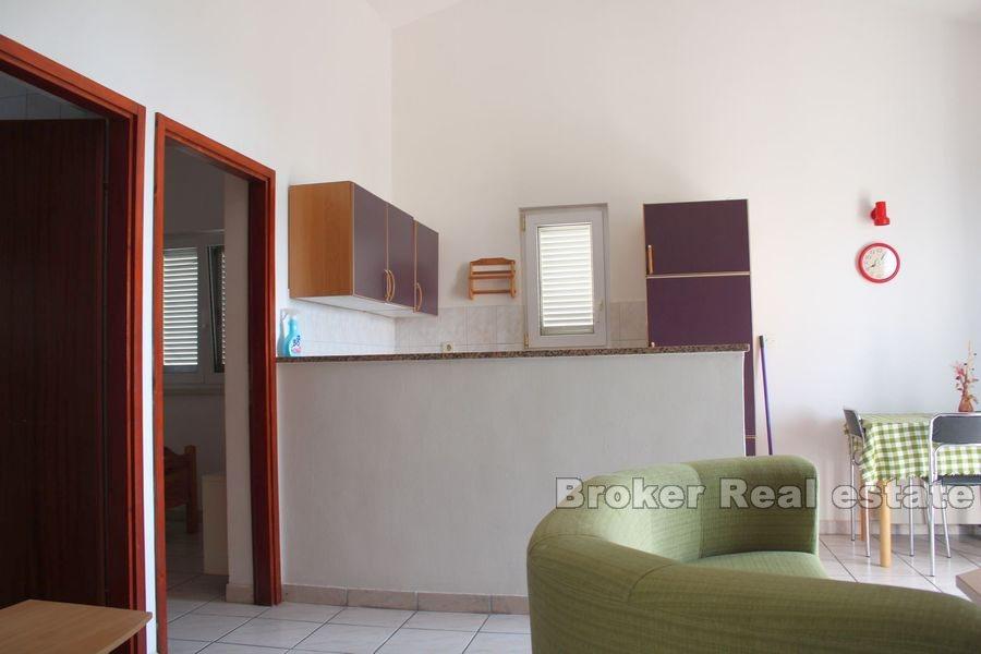 Trogir - House with spacious garden