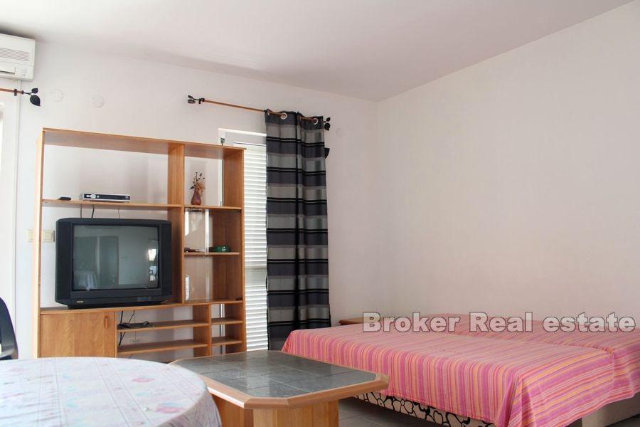 Trogir - House with spacious garden
