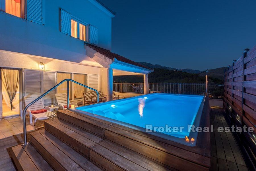 Split area - Beautiful spacious house