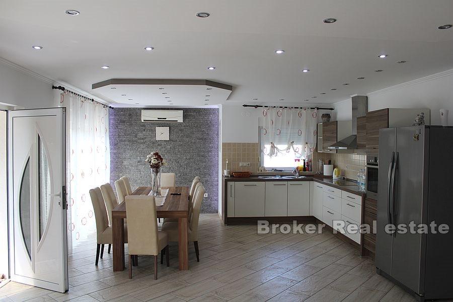 Marina - Apartmanska kuća s pogledom na more