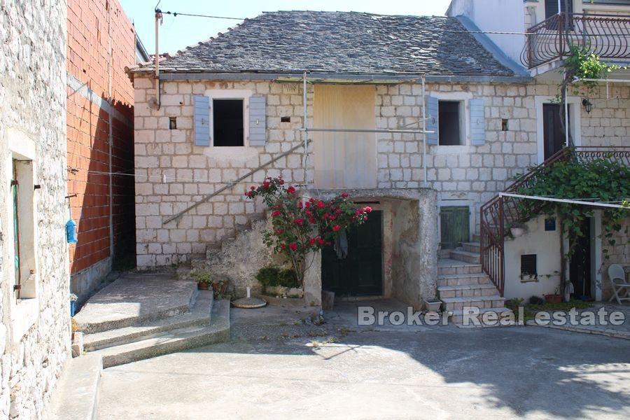 Ostrov Čiovo - kamenný dům k rekonstrukci