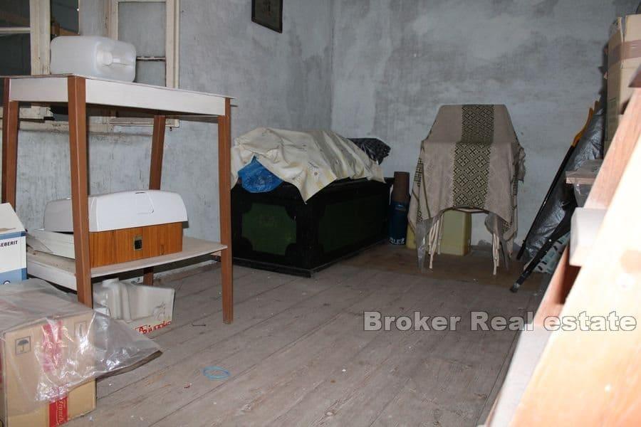 Ostrov Čiovo - kamenný dom na rekonštrukciu