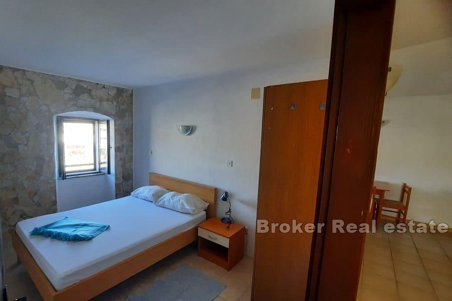 Šibenik - renoviertes Steinhaus mit Meerblick