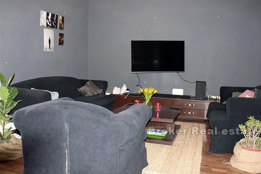 Split - Familiehus i tre etasjer