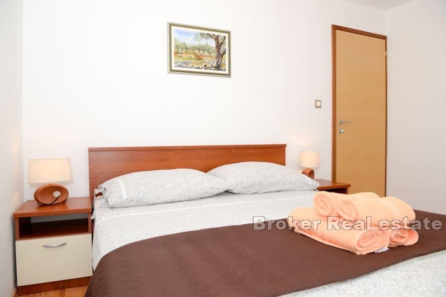 Wyspa Brač - Przestronny dom z apartamentami