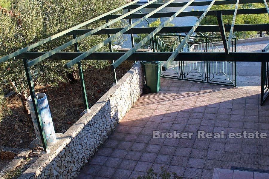 Rogoznica - Dom nad brzegiem morza