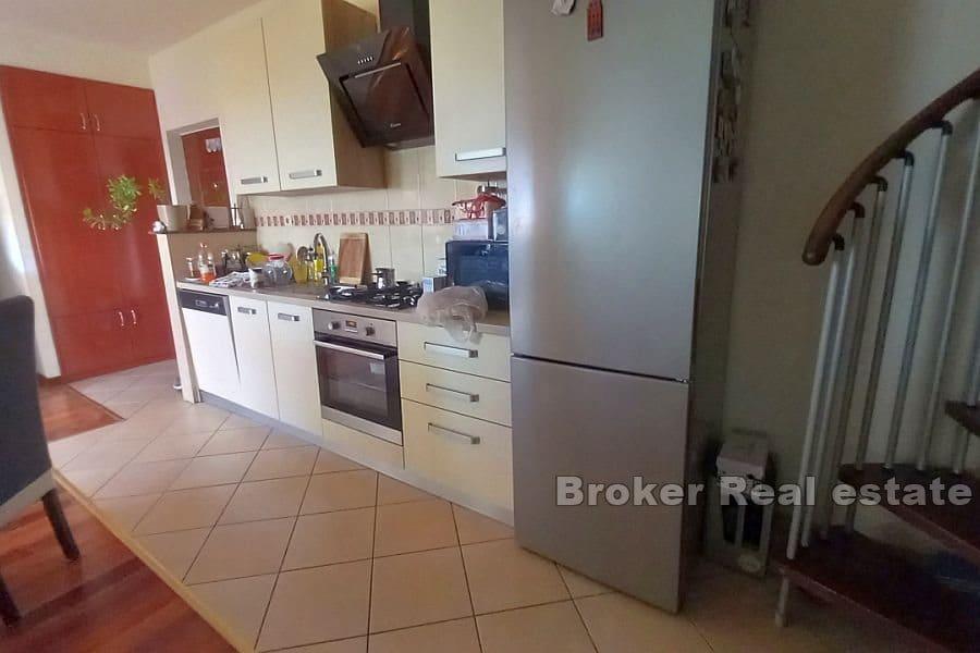 Kastela - Moderne Wohnung mit Meerblick