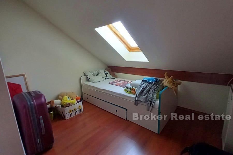 Kastela - Moderne Wohnung mit Meerblick